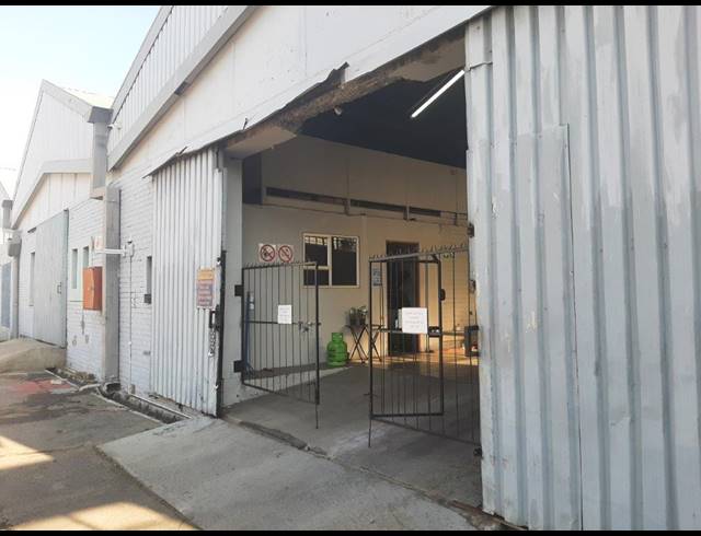 3,748M² FACTORY FOR SALE IN RUSTENBURG CENTRAL